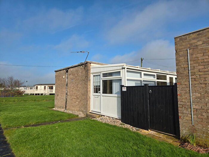 1 Bedroom Chalet For Sale In St. Leonards Drive, Chapel St. Leonards, Skegness, PE24