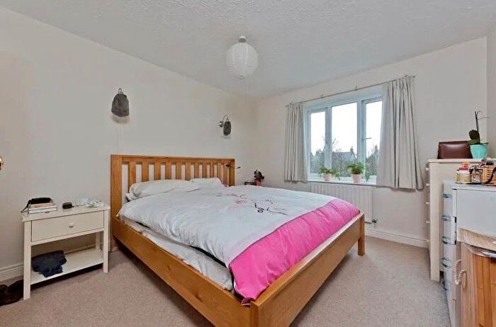 2 Bedroom Flat To Rent In Southey Road, Wimbledon, SW19