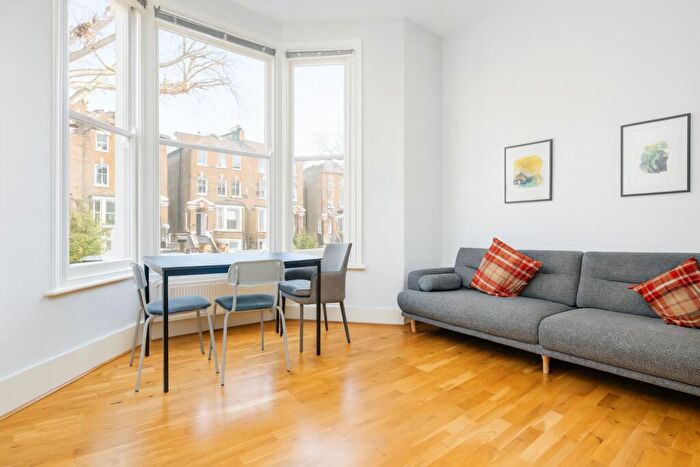 1 Bedroom Flat To Rent In Hartham Road, Islington, N7