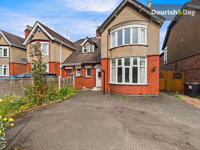 3 Bedroom Semi-Detached House For Sale In Lichfield Road, Stafford, ST17