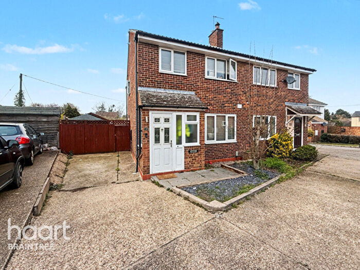 3 Bedroom Semi-Detached House For Sale In Rayfield Close, Dunmow, CM6