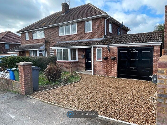 3 Bedroom Semi-Detached House To Rent In Burnt Oak, Cookham, Maidenhead, SL6