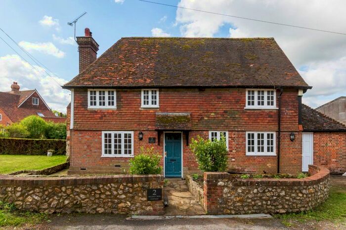 3 Bedroom Semi-Detached House To Rent In Heaverham Road, Kemsing, Sevenoaks, TN15