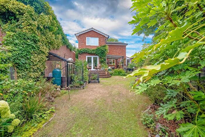 4 Bedroom Detached House For Sale In Oakway Drive, Camberley, GU16