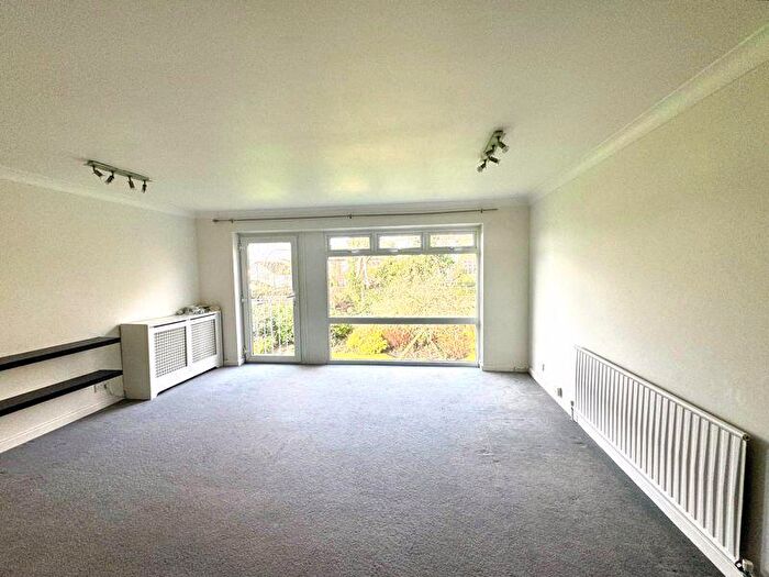 2 Bedroom Flat To Rent In Hadley Road, Barnet, EN5