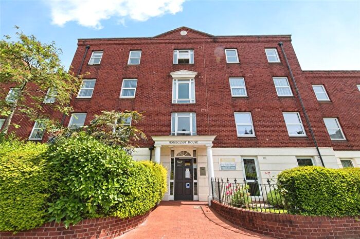 2 Bedroom Flat For Sale In Alphington Street, Exeter, Devon, EX2
