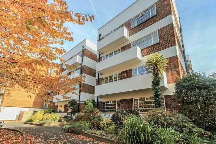 2 Bedroom Flat To Rent In Claremont Road, Surbiton, KT6