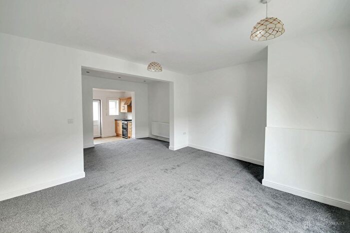 2 Bedroom Flat To Rent In Church Street, Frodsham, WA6