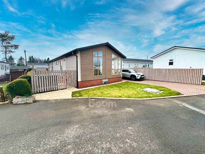 2 Bedroom Mobile/park Home For Sale In Heather Bank Park, Neilston, G78
