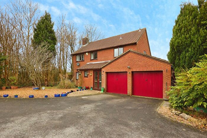 4 Bedroom Detached House For Sale In Fairlane, Shaftesbury, SP7