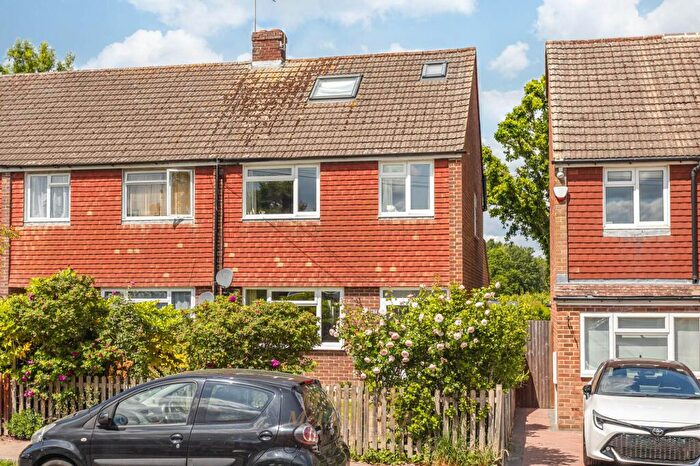 4 Bedroom End Of Terrace House For Sale In Saxbys Lane, Lingfield, RH7
