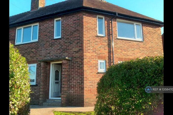 3 Bedroom Semi-Detached House To Rent In Dinmore Avenue, Blackpool, FY3