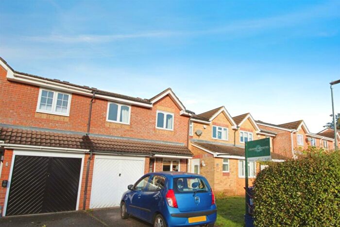 3 Bedroom House To Rent In Mermaid Close, Hitchin, Hertfordshire, SG4