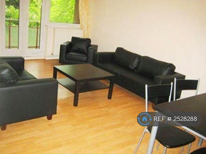 3 Bedroom Flat To Rent In St. Peters Court, London, SE4
