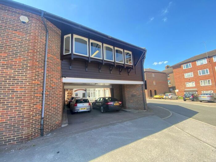 2 Bedroom Flat To Rent In Matthew Street, Dunstable, LU6