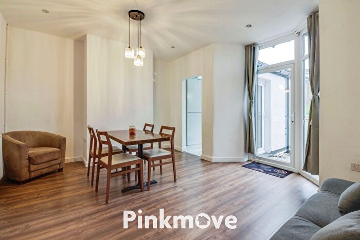 3 Bedroom Semi-Detached House For Sale In Caerleon Road, Newport, NP19