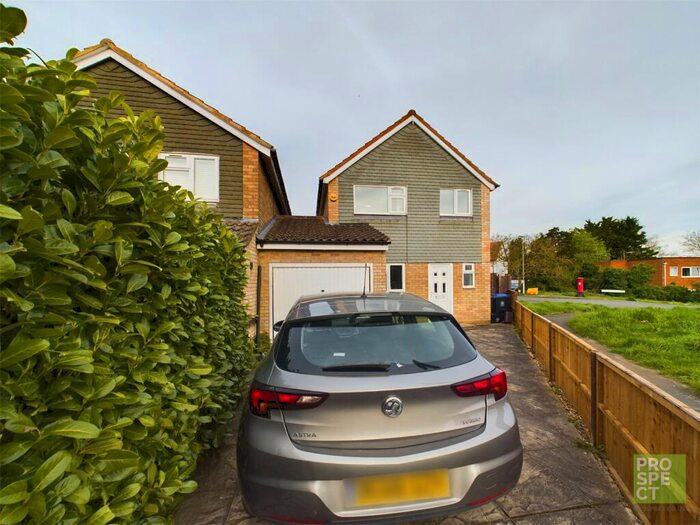 3 Bedroom Link Detached House To Rent In Hag Hill Rise, Taplow, Maidenhead, SL6