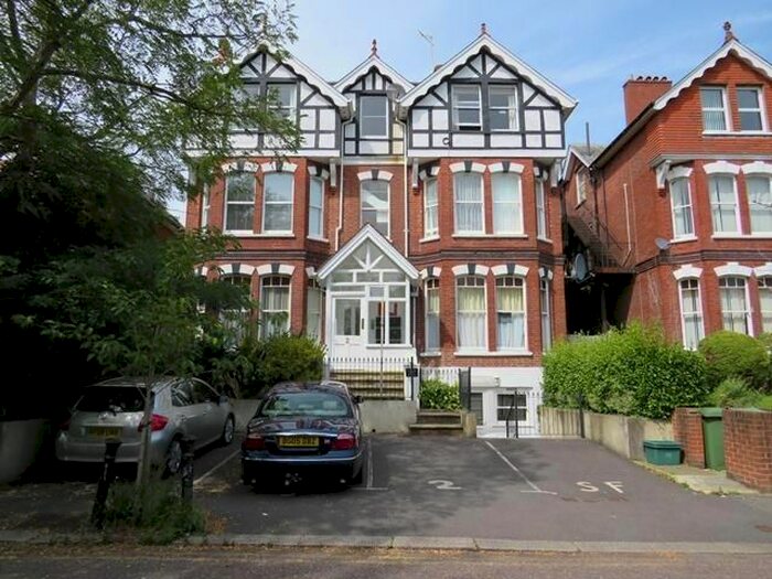 2 Bedroom Flat To Rent In Clanricarde Gardens, Tunbridge Wells, TN1