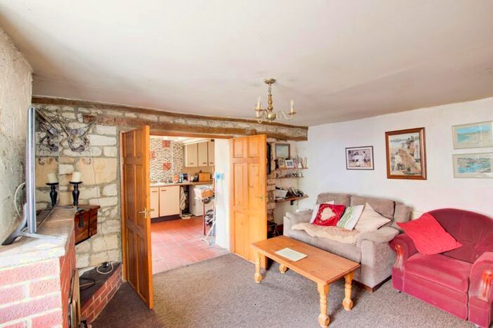 3 Bedroom Terraced House For Sale In Wyke Road, Trowbridge, BA14