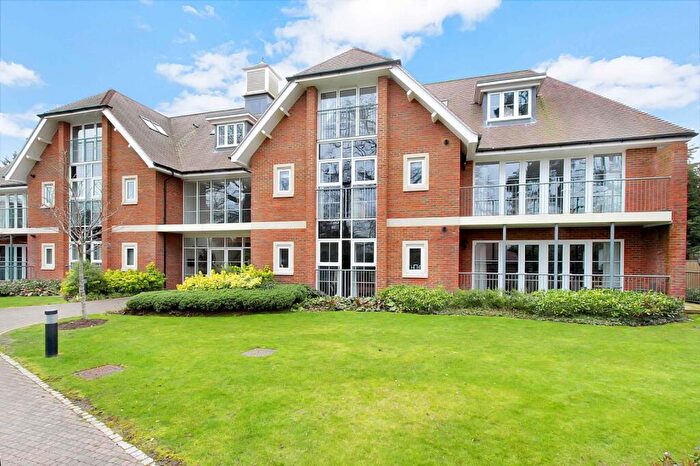 2 Bedroom Apartment For Sale In Station Road, Beaconsfield, Buckinghamshire, HP9