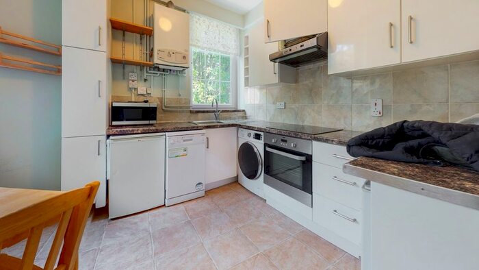 1 Bedroom Flat To Rent In Tabard Street, London, SE1