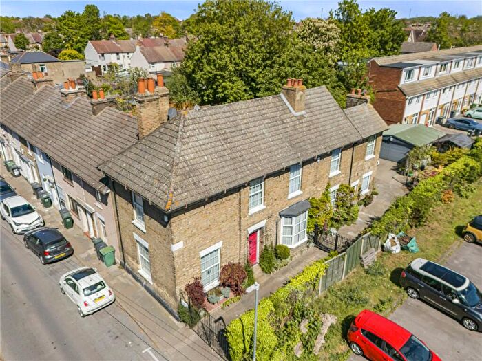 6 Bedroom End Of Terrace House For Sale In Great Queen Street, Dartford, Kent, DA1