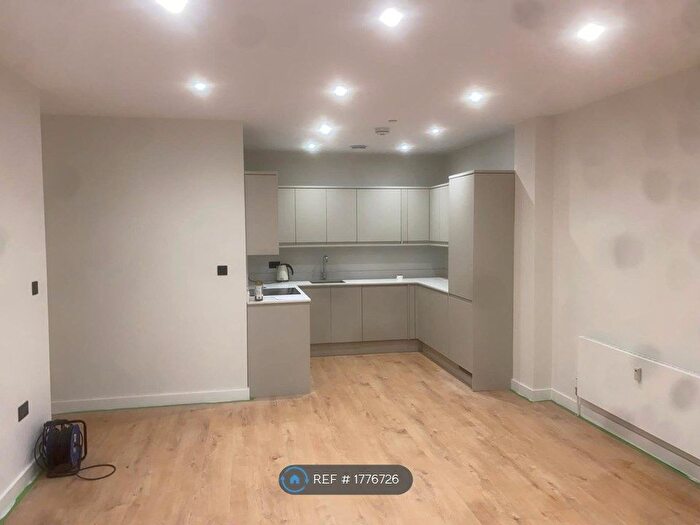 1 Bedroom Flat To Rent In Church Street East, Woking, GU21