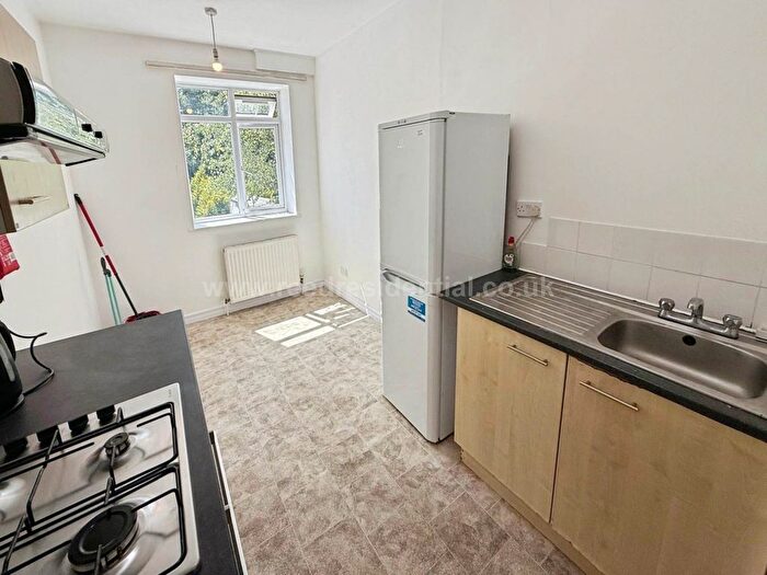2 Bedroom Flat To Rent In Exeter Road, Selly Oak, B29