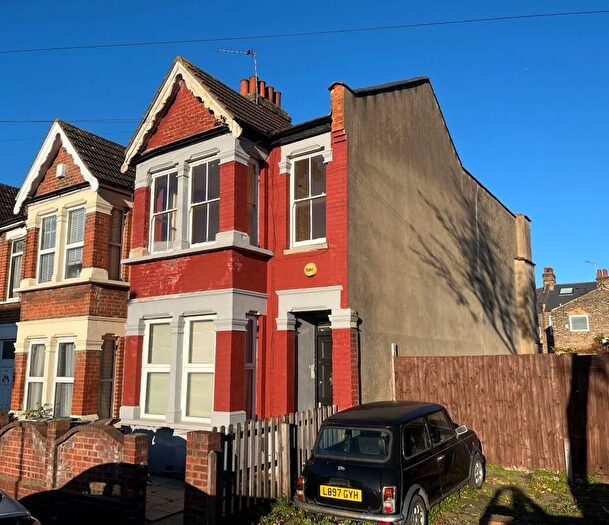 1 Bedroom Flat For Sale In B Canterbury Road, London, E10