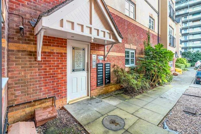 2 Bedroom Apartment To Rent In Montague Road, Manchester, M16