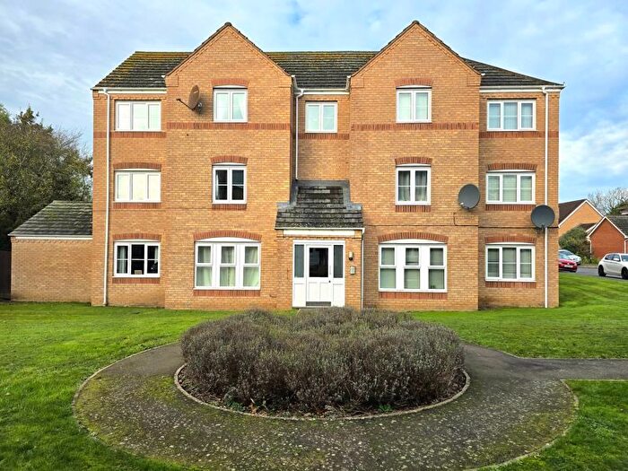 2 Bedroom Flat To Rent In Gardeners End, Rugby, CV22