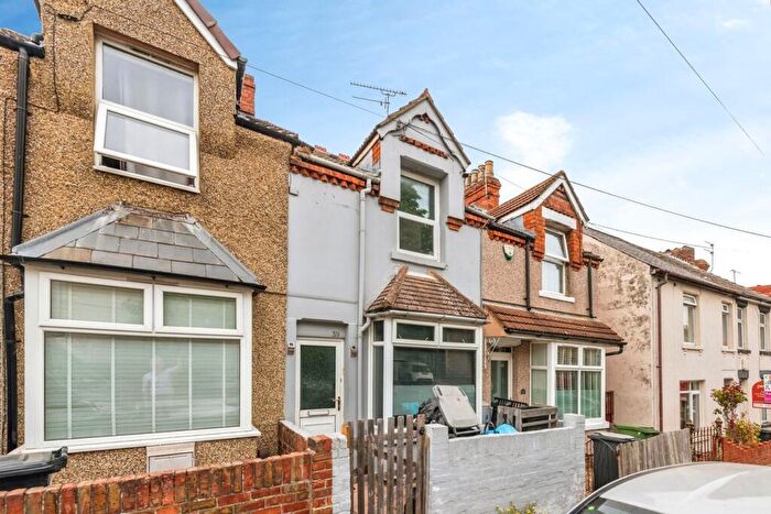 2 Bedroom Terraced House For Sale In Radnor Street, Swindon, SN1