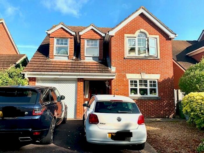 4 Bedroom Detached House To Rent In Atherley Court, SO15