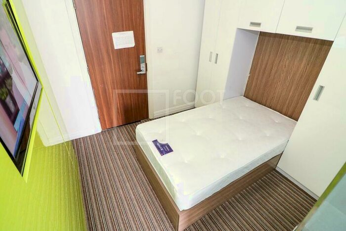 Flat To Rent In Sunbridge Halls, Bradford, BD1