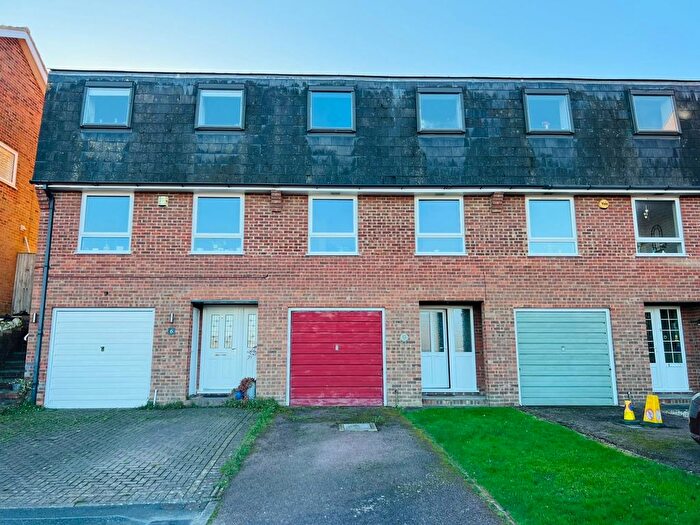 3 Bedroom Town House To Rent In Downside Close, Eastbourne, BN20
