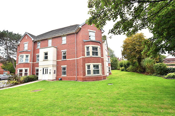 2 Bedroom Flat For Sale In Shrewsbury Road, Oxton, CH43