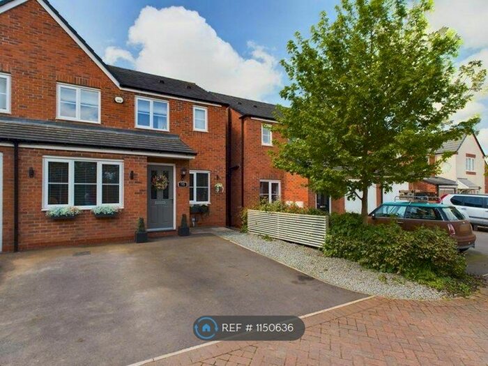 3 Bedroom Semi-Detached House To Rent In Greenfields Drive, Newport, TF10