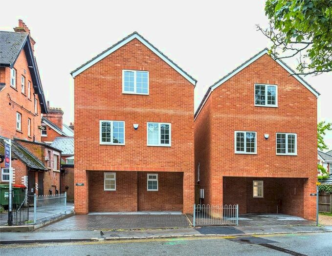 3 Bedroom Detached House To Rent In Carbery Lane, Ascot, Berkshire, SL5