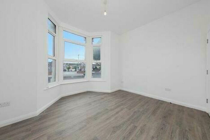 2 Bedroom Flat To Rent In Manor Park Road, London, NW10