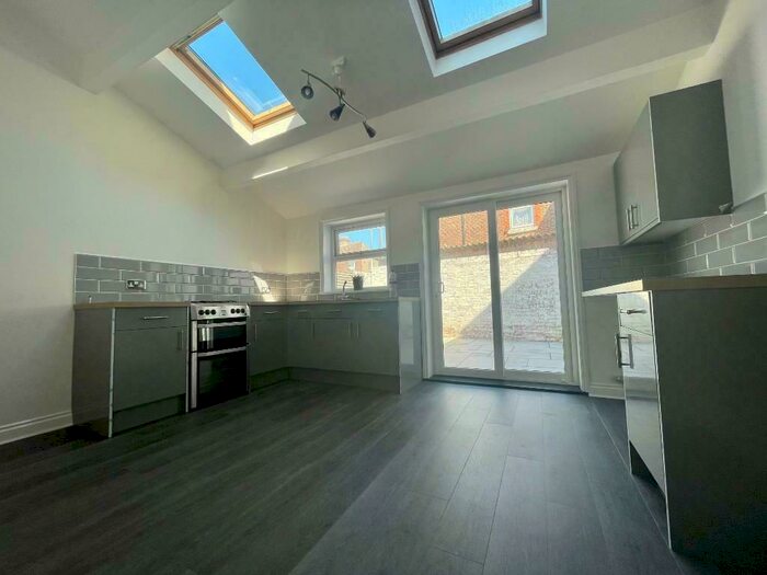 5 Bedroom House Of Multiple Occupation To Rent In St. Augustine Road, Southsea, Hampshire, PO4