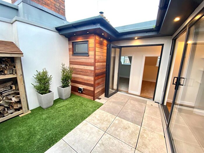 3 Bedroom Maisonette To Rent In Station Road, Clevedon, BS21