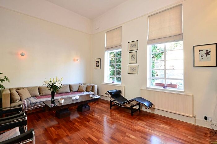 2 Bedroom Flat To Rent In Earls Court Square, Earls Court, London, SW5