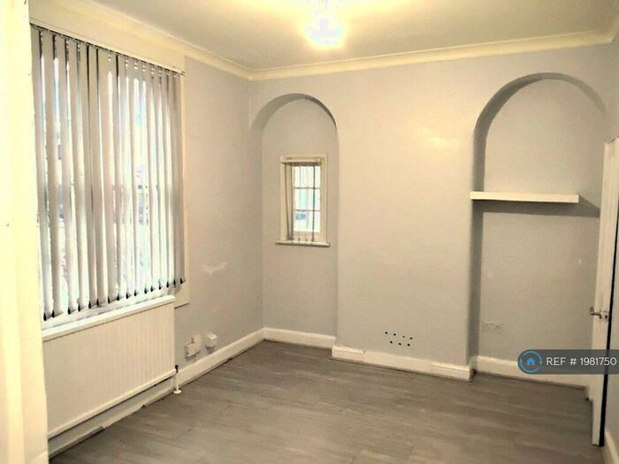 3 Bedroom Semi-Detached House To Rent In Bennington Road, London, N17