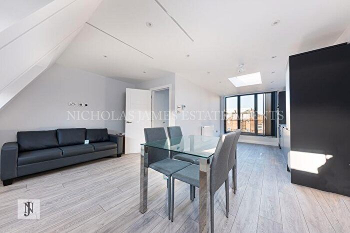 2 Bedroom Flat To Rent In Hercules Street, Holloway, London, N7