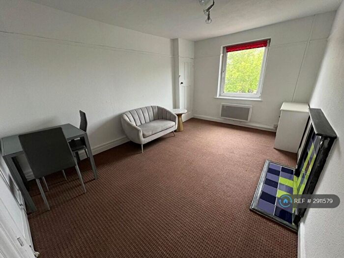 2 Bedroom Flat To Rent In Crow Lane, Romford, RM7