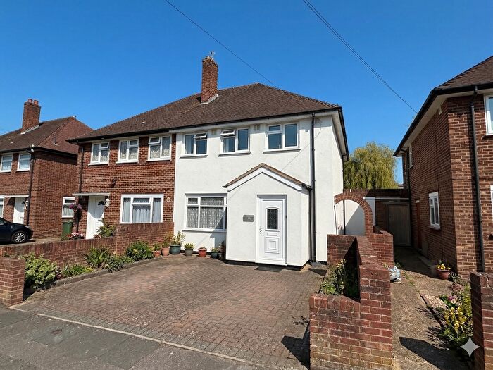 3 Bedroom Semi Detached House To Rent In Windsor Avenue, Uxbridge, UB10