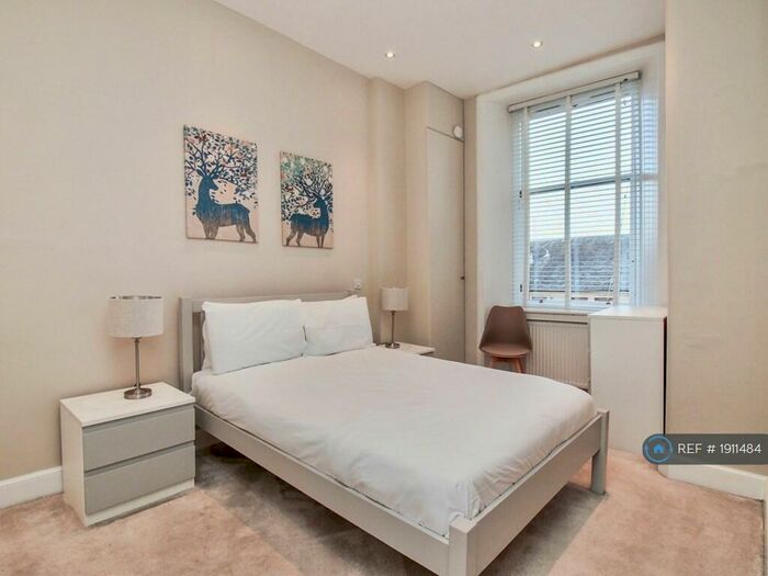 2 Bedroom Flat To Rent In Barony Street, Edinburgh, EH3