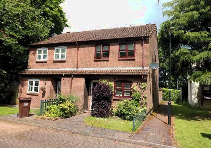 3 Bedroom Semi-Detached House To Rent In Parkside, Welwyn, AL6