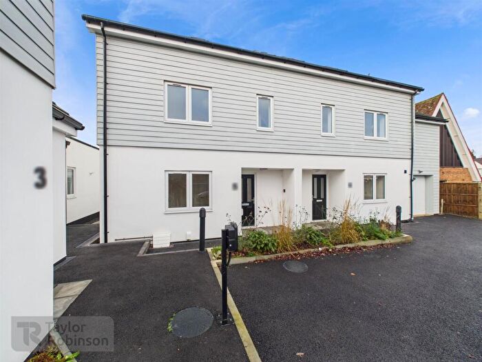 3 Bedroom House To Rent In Nightingale Close, Salfords, RH1