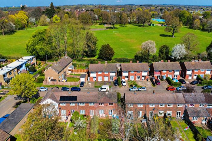 3 Bedroom End Of Terrace House For Sale In The Willows, Stevenage, SG2